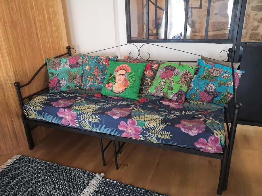 Pour Les Amoureux Des Vieilles Pierres Poussan Esterno foto
